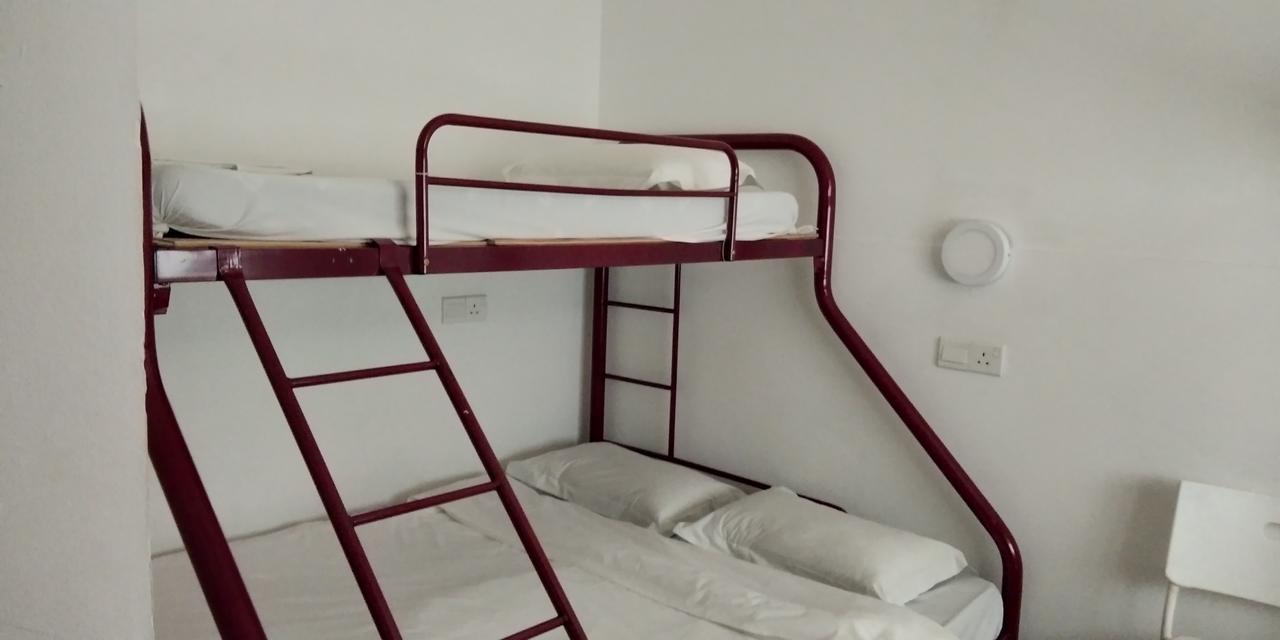 Halo Hostel Кота Кинабалу Екстериор снимка