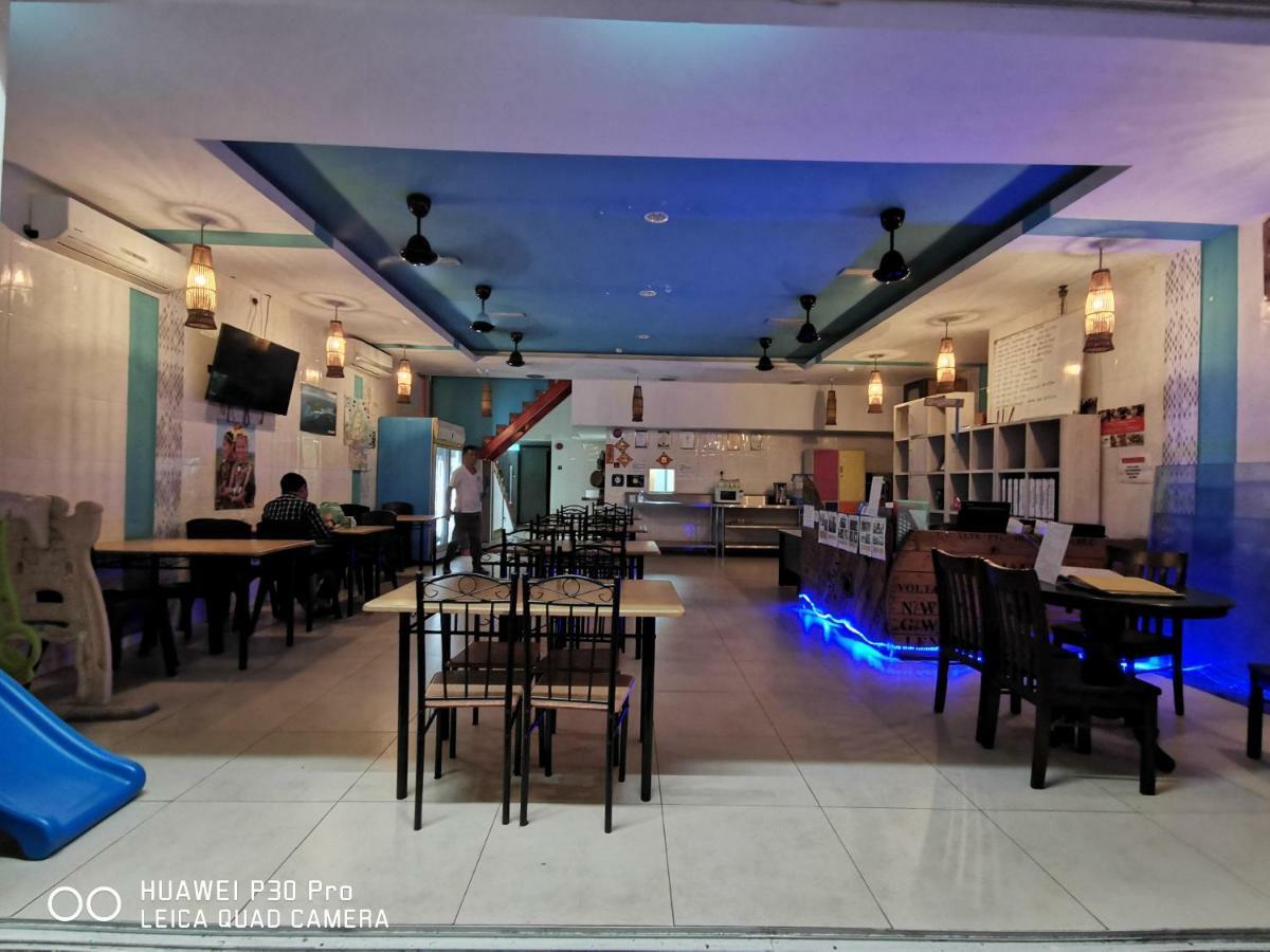 Halo Hostel Кота Кинабалу Екстериор снимка