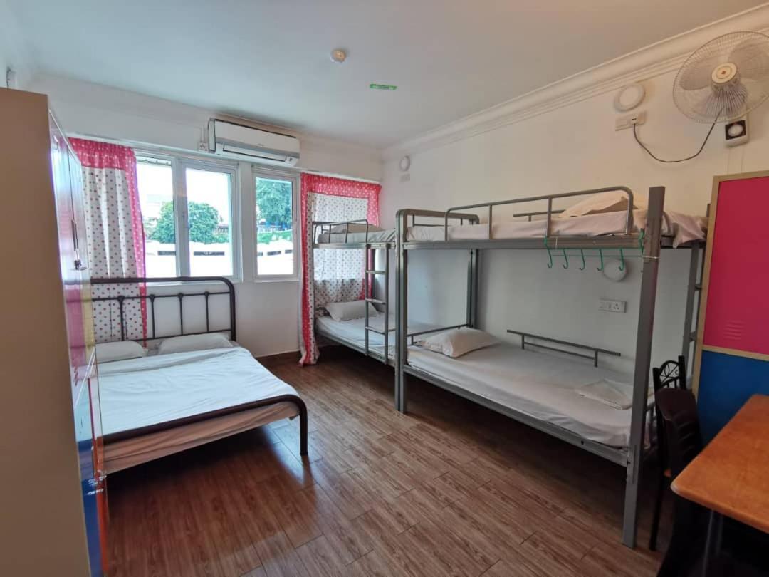 Halo Hostel Кота Кинабалу Екстериор снимка