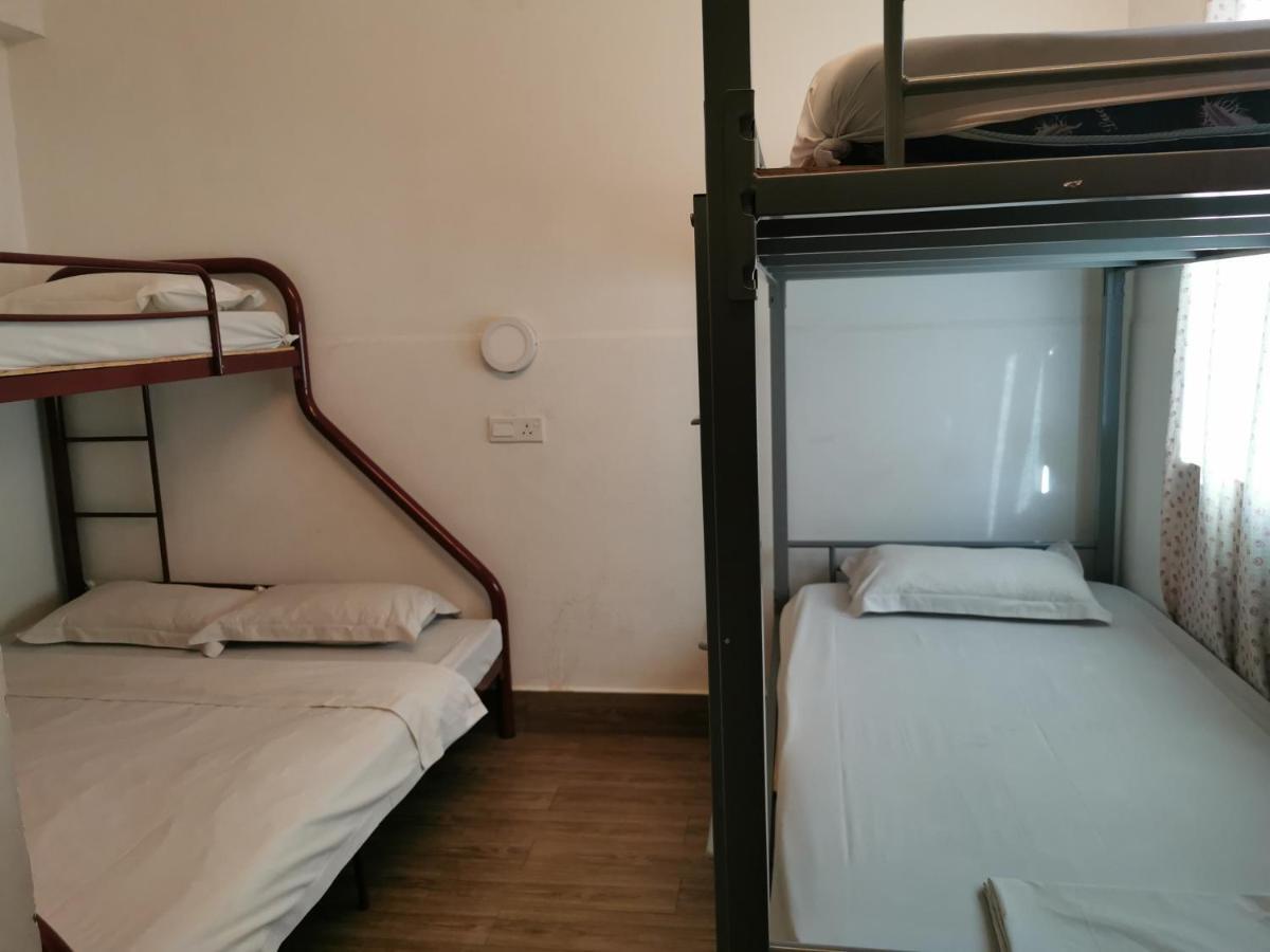Halo Hostel Кота Кинабалу Екстериор снимка