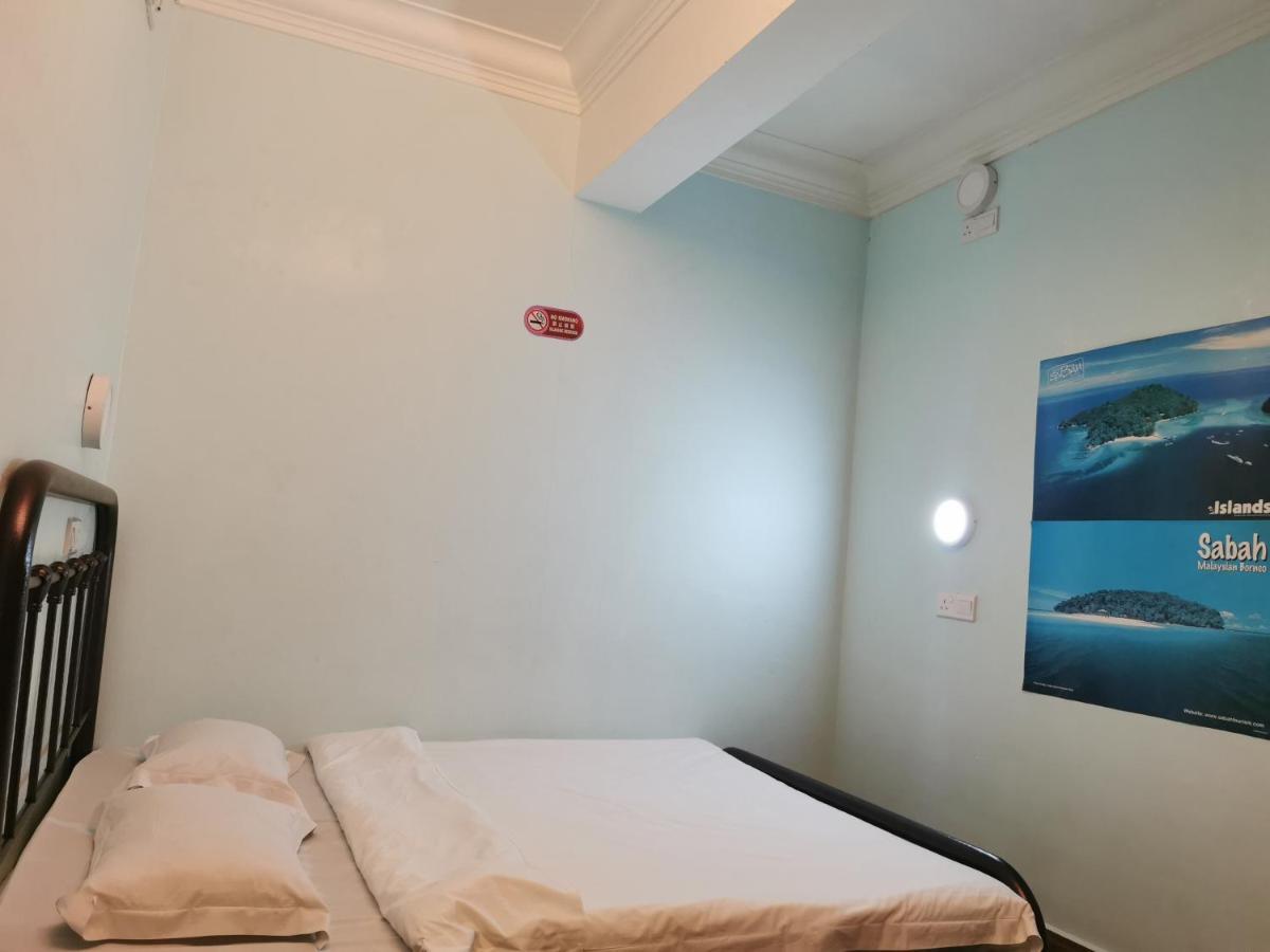 Halo Hostel Кота Кинабалу Екстериор снимка